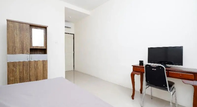Oyo Life 1817 Kost Agus Salim