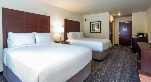 Standard Vierer Zimmer Cobblestone Inn & Suites -Springfield