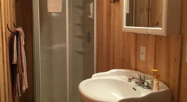 Номер Classic Renfro's Lakeside Retreat - Cabin's and R.V. Park