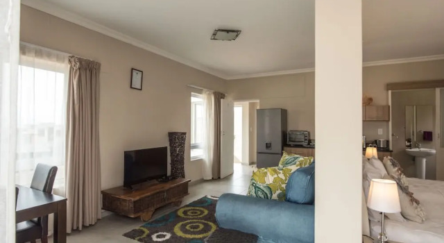 Long Beach Self-Catering