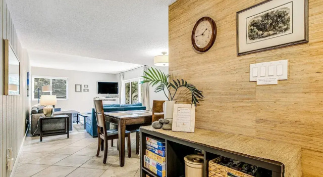 Charming Villa Just Steps to Beach & Shared Pool w/Central AC, Private WD, WiFi, Забронировать Вилла Фернандина-Бич Jacksonville Coast