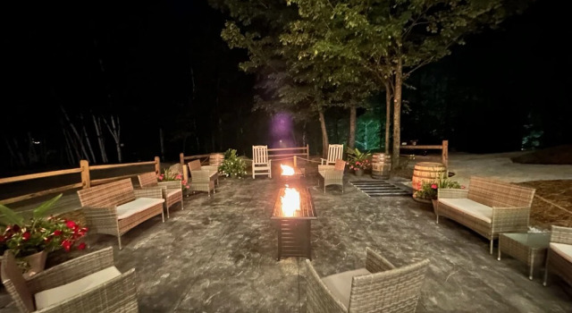 Коттедж The Birch Ridge: Owner's Suite #5 - Queen/sofa Bed Suite In Killington. Hot Tub. Renovated. 1 Bedroom Home