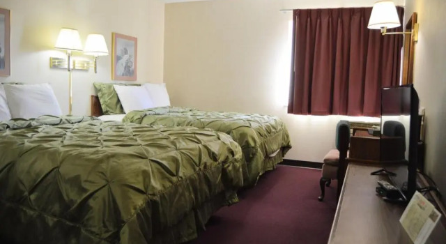 Четырёхместный номер Deluxe Extended Stay Warrenton Inn