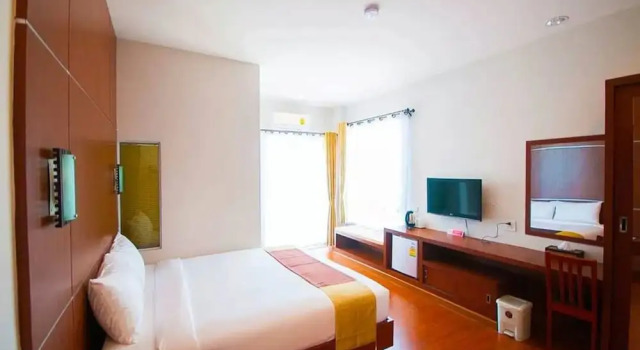 Двухместный номер Standard с балконом FIG Boutique Hotel