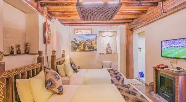 Lijiang Xianghe Yunduo Inn, Забронировать Отель Отели Лицзян с бассейном, рядом с Улица Сквер-стрит Древнего города Даянь, Бассейн