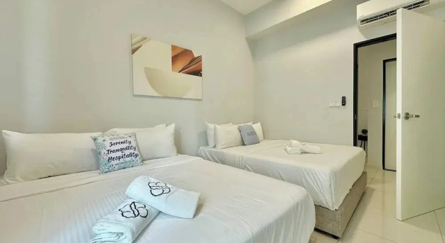 Апартаменты Luxury Space Residency KSL by Stayrene