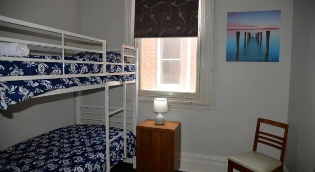 Кровать в общем номере Geraldton Shoreline Lodge