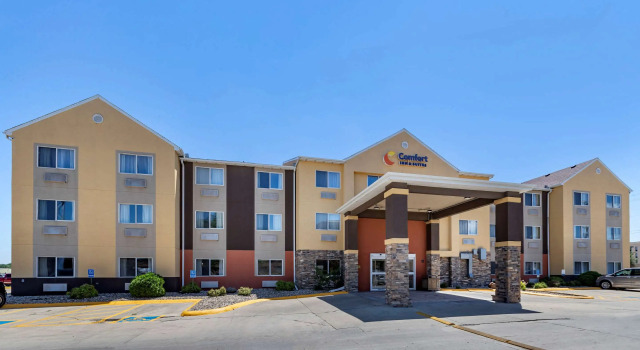 Comfort Inn & Suites Waterloo - Cedar Falls