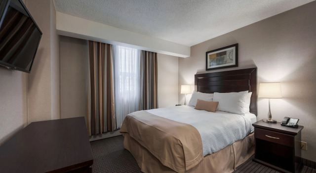 Coast Calgary Downtown Hotel & Suites by APA