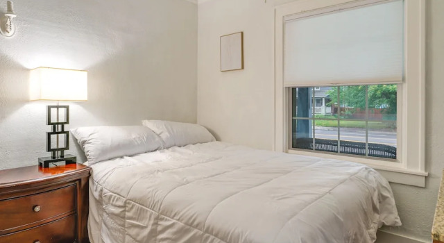 Pet-friendly Home w/ Yard, Near Downtown Royal Oak