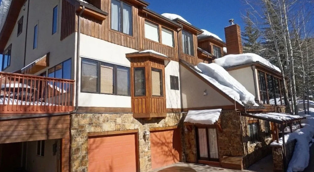 2095 Vermont Rd W - 5 Br Home