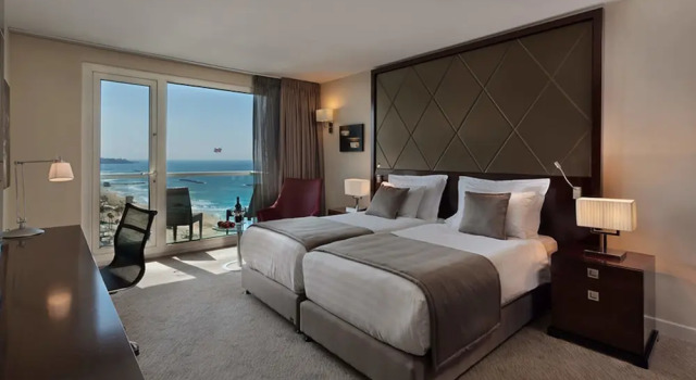 Standard Lounge Access Double room with sea view Crowne Plaza Tel Aviv Beach, an IHG Hotel