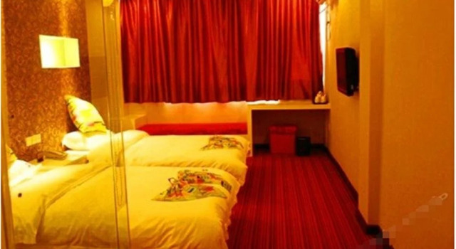 Guangan Pinrui Business Hotel, Varaa Hotelli Hotellit Sichuan pysäköinnillä, Pysäköinti