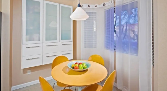 Tempe Escape · Prime Location, Sparkling Pool, Bbq, Tennis Court, Забронировать Апартаменты/квартира Отели Пруда в Темпе с парковкой, рядом с Vista Del Camino Park, Парковка