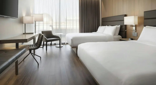 Четырёхместный номер Deluxe с видом на горы AC Hotel San Rafael Downtown
