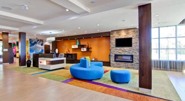 Люкс Fairfield Inn & Suites by Marriott Kamloops