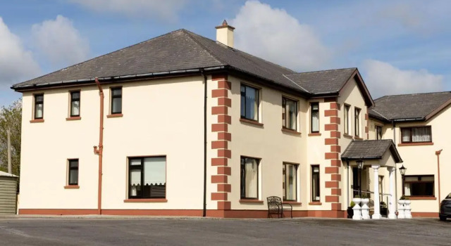 Station House B&B, Book Bed and Breakfast Hoteller i Clare med parkering, Parkering
