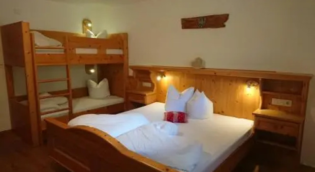 Ledererhof, Rezerwuj Hotel Hotele w Tyrol z parkingiem, Parking