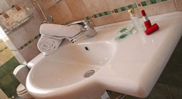 Трёхместный номер Comfort с балконом Hotel Prestige