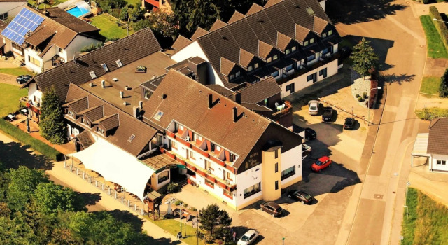 Land-gut-Hotel Zum alten Forsthaus, Boek Hotel Huertgenwald 