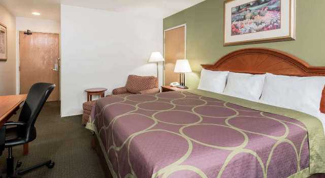 Двухместный номер Mobility Accessible Super 8 by Wyndham Pittsburgh/Monroeville