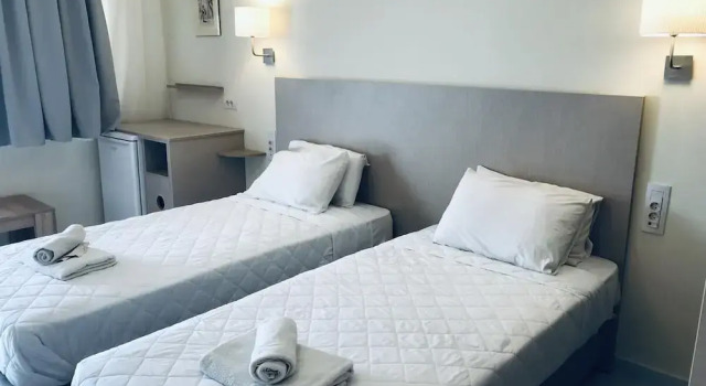 Fira home 4, Забронировать Отель Отели Тиры с завтраком, рядом с Винодельня Антониу, Завтраки