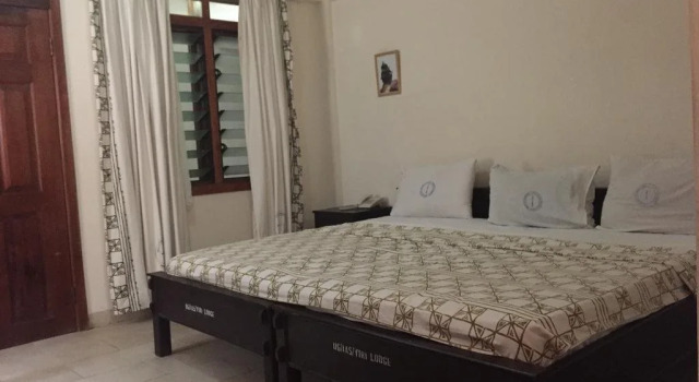 Yiri Lodge, Prenota Hotel Hotel a Greater Accra con piscina, Piscina