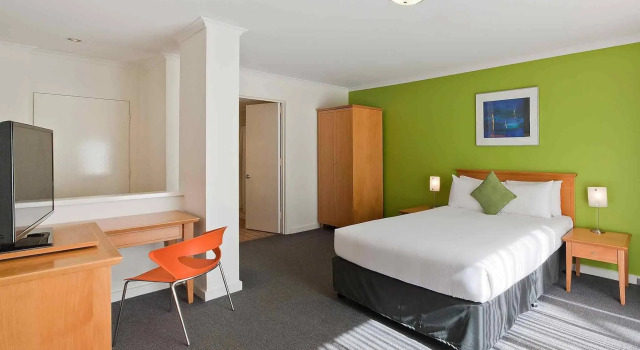 ibis Styles Alice Springs Oasis (formerly All Seasons), Забронировать Отель Алис-Спрингс Северная Аделаида, рядом с Гольф-клуб Alice Springs