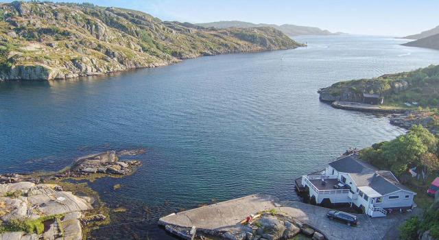 Amazing Home in Lyngdal With 3 Bedrooms, Reserva ahora Hotel Hoteles en Southern Norway con aparcamiento, Aparcamiento