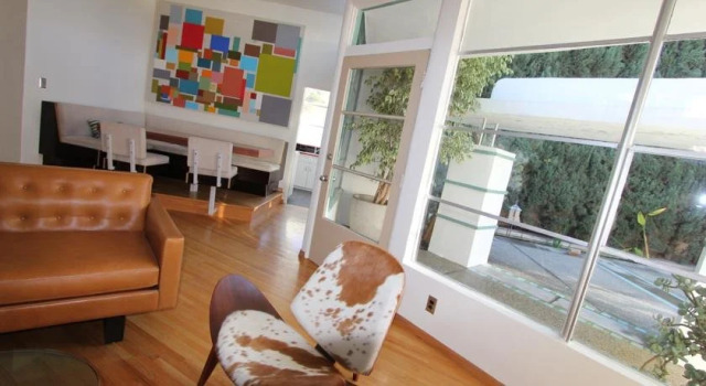 Celebrity Streamline Modern Three-Bedroom House
