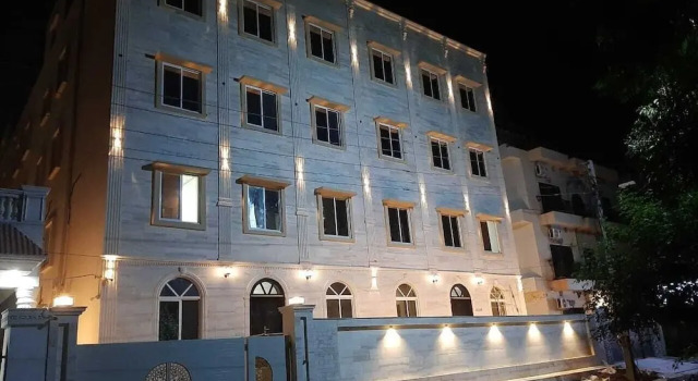 Uptown86 Girls Hostel