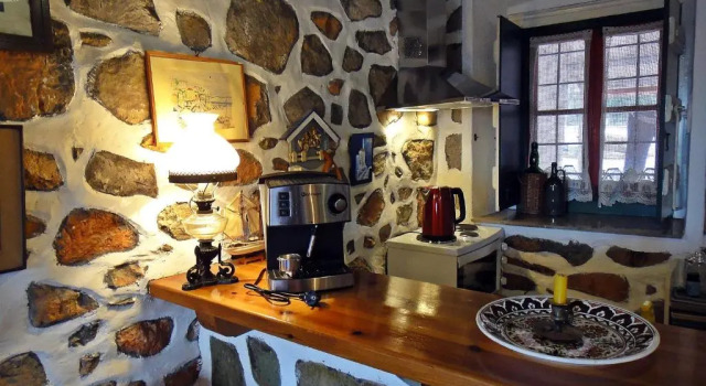 Tramontana, Book Hotel Mandraki Hydra