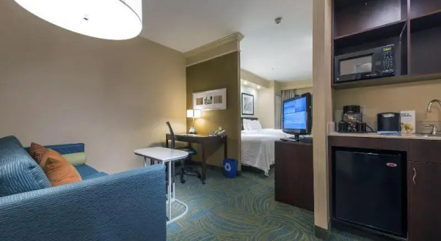 Четырёхместный люкс c 1 комнатой SpringHill Suites by Marriott Boston Devens Common Center