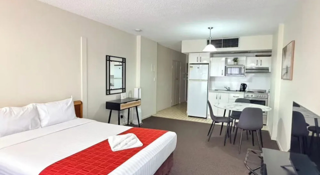 Студия Summit Apartments