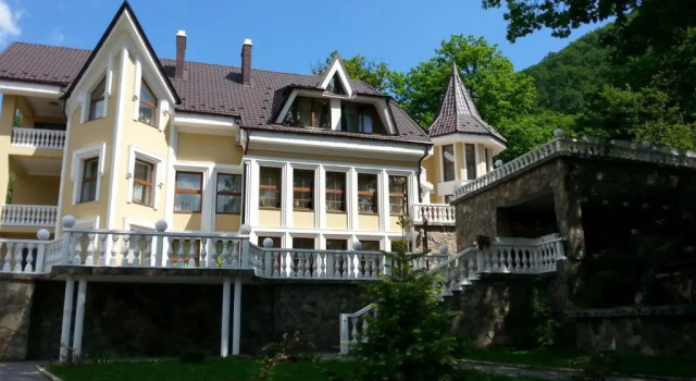 Gnizdo Golubky, Book Hotel Billige hoteller i Carpathians - Ukraine