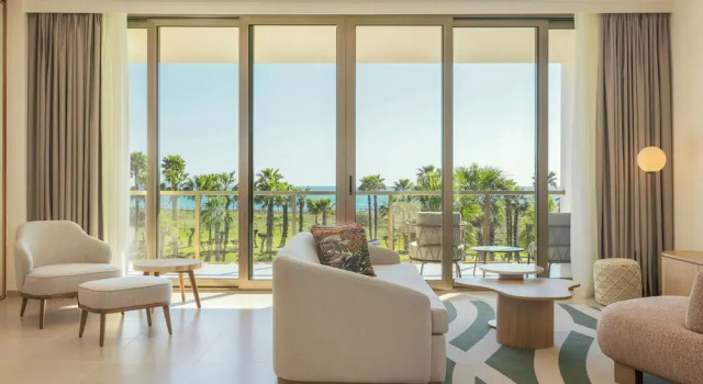 Двухместный полулюкс с балконом и с видом на море The Westin Salgados Beach Resort, Algarve
