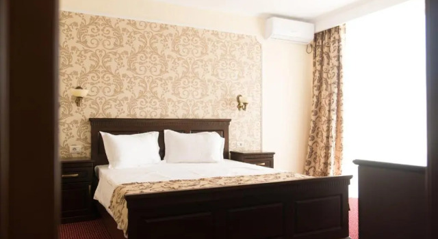 Suite Imperial House