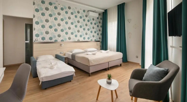 Kristály Hotel