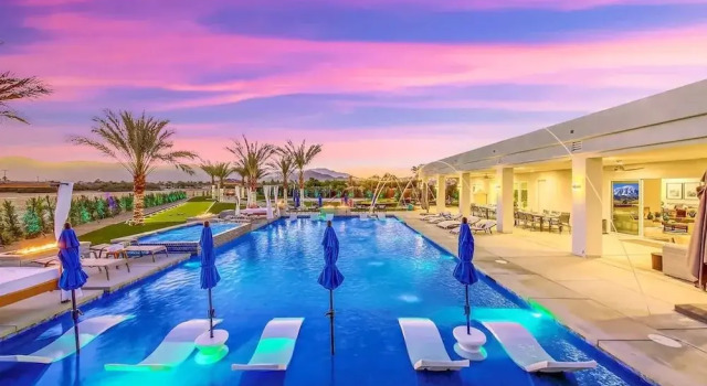 Коттедж The Royal Bahamian- Pickleball Golf Sleeps 20