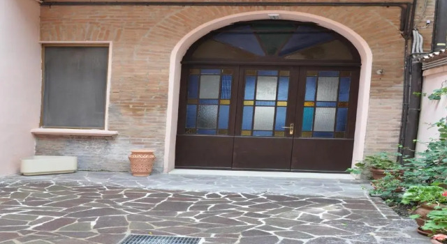 San Guglielmo Apartments, Забронировать Апартаменты/квартира Отели Феррара с парковкой, рядом с Кафедральный собор Феррара, Парковка