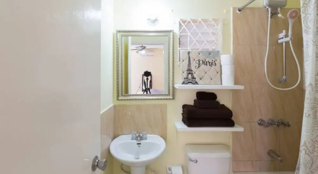 Апартаменты Business Kgn Most Centrally Located One Bdrm II