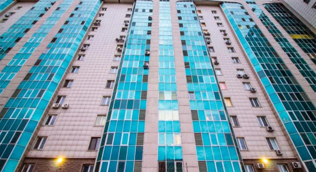 Razmestim v ZhK Kuat na 11 etazhe, Rezervovat Hotel Hotely v Almaty s bazénem, Bazén