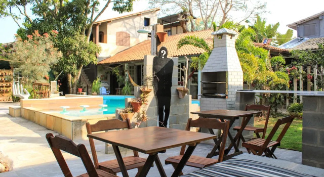 Кровать в общем номере (мужской номер) Jardim Secreto Guest House
