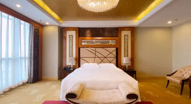Люкс Ambassador Anhui Empark Grand Hotel