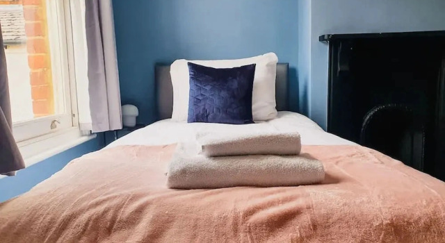 Cosy Reading Home - Superfast Wifi Private Garden, Book Feriehus Villaer i Reading, Villa