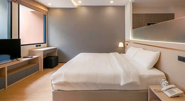 Номер Executive Samyan Serene Hotel