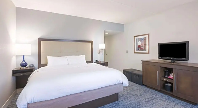 Студия Hampton Inn Mount Airy