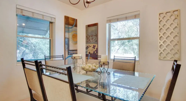 5 Mi to Dtwn: Tuscon Escape w/ Yard & Patio!, Book Feriehus Sommerhuse i Tucson, Hytte