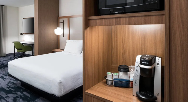 Двухместный люкс Отель Fairfield by Marriott Inn & Suites Savannah I-95 North