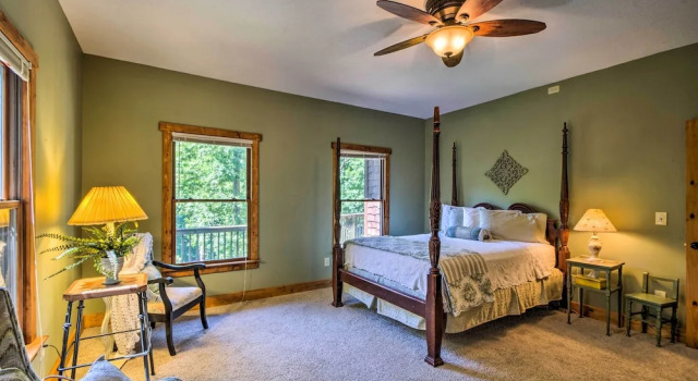 Tryon House w/ Hot Tub - Near Equestrian Centers!, Buchen Sie Ferienhaus Tryon North Carolina
